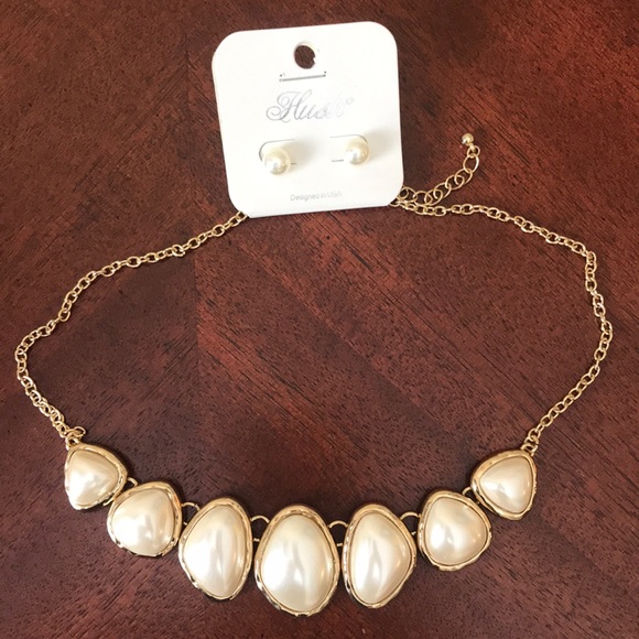 Jewelry - 🌹 NWT - Necklace with pierced Earrings